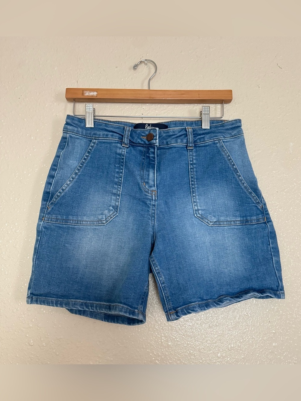 Boden The Karin Shorts in Light Blue Denim